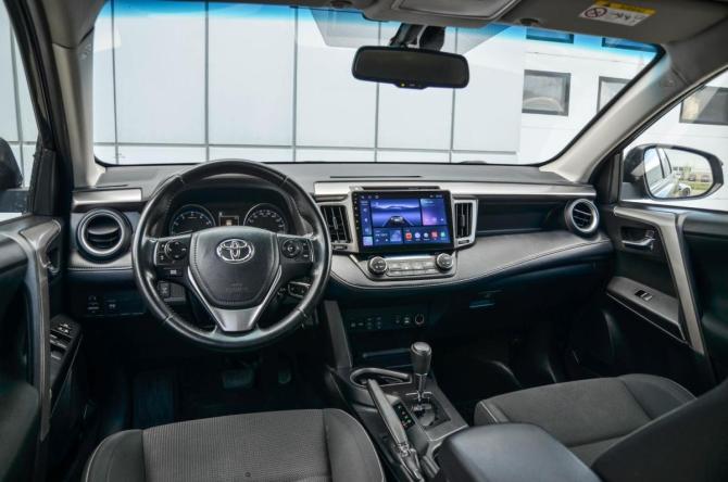 Toyota RAV4 IV (XA40) Рестайлинг с пробегом 2018 года, цена 2 380 000 рублей, 195689 км, внедорожник, Автокод Объявления