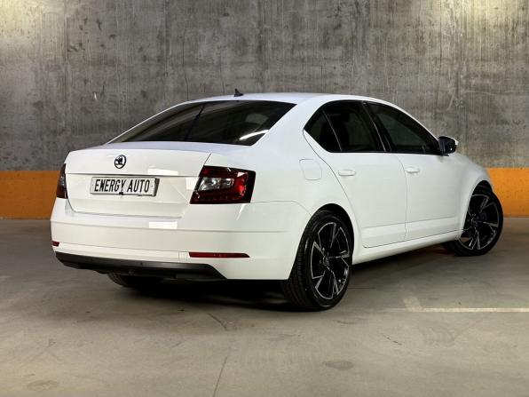 Skoda Octavia III (A7) Рестайлинг с пробегом 2018 года, цена 1 880 000 рублей, 120609 км, лифтбек, Автокод Объявления