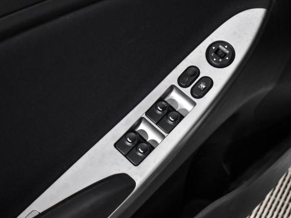 Hyundai Solaris I Рестайлинг с пробегом 2015 года, цена 647 980 рублей, 180526 км, седан, Автокод Объявления