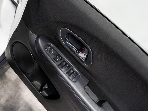 Honda Vezel I с пробегом 2014 года, цена 1 385 000 рублей, 163950 км, внедорожник, Автокод Объявления