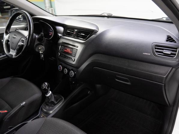 Kia Rio III Рестайлинг с пробегом 2017 года, цена 820 000 рублей, 209935 км, седан, Автокод Объявления