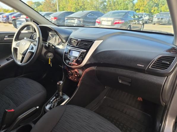 Hyundai Solaris I Рестайлинг с пробегом 2014 года, цена 875 000 рублей, 225862 км, седан, Автокод Объявления