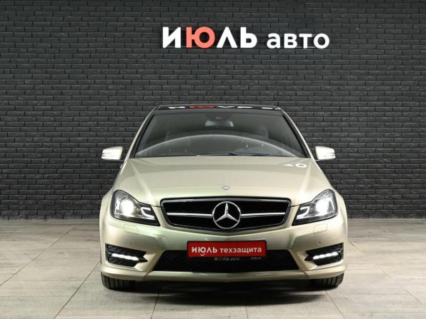 Mercedes-Benz C-Класс III (W204) Рестайлинг с пробегом 2012 года, цена 1 750 000 рублей, 146122 км, седан, Автокод Объявления