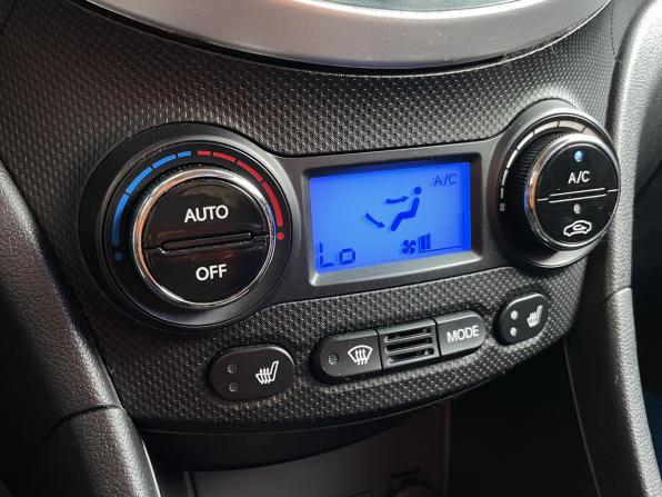 Hyundai Solaris I с пробегом 2012 года, цена 819 000 рублей, 154321 км, седан, Автокод Объявления