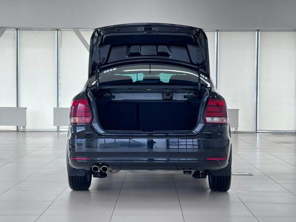 Volkswagen Polo V Рестайлинг с пробегом 2019 года, цена 1 630 000 рублей, 57888 км, седан, Автокод Объявления