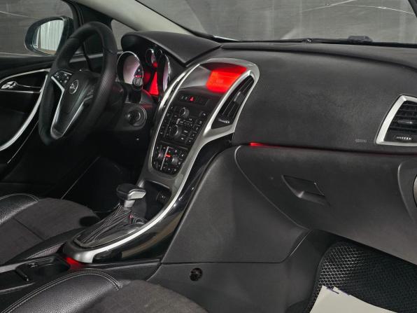 Opel Astra J Рестайлинг с пробегом 2013 года, цена 895 000 рублей, 170949 км, хэтчбек, Автокод Объявления