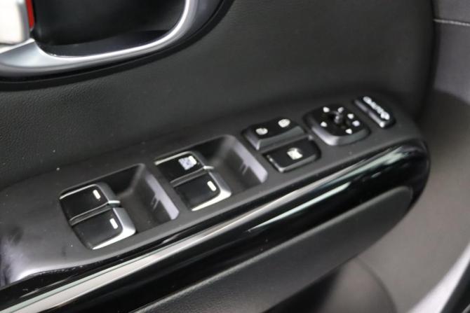 Kia Soul II Рестайлинг с пробегом 2019 года, цена 1 749 990 рублей, 91221 км, хэтчбек, Автокод Объявления