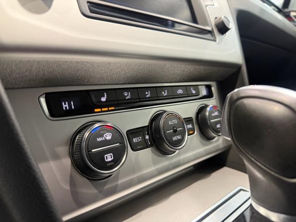 Volkswagen Passat B8 с пробегом 2017 года, цена 2 010 000 рублей, 137093 км, седан, Автокод Объявления