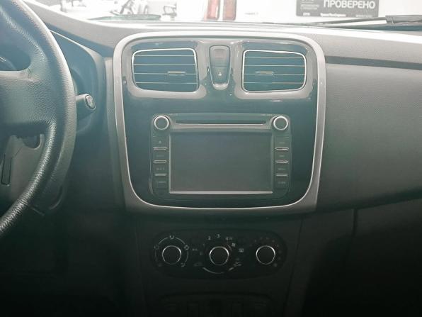 Renault Logan II с пробегом 2016 года, цена 399 000 рублей, 297637 км, седан, Автокод Объявления