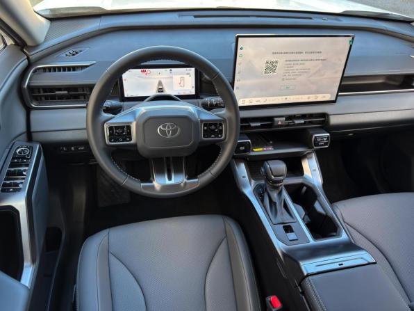 Toyota RAV4 VI (XA60) с пробегом 2025 года, цена 4 299 000 рублей, 50 км, внедорожник, Автокод Объявления