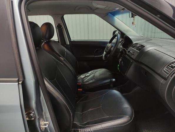 Skoda Fabia II Рестайлинг с пробегом 2011 года, цена 450 000 рублей, 181746 км, хэтчбек, Автокод Объявления