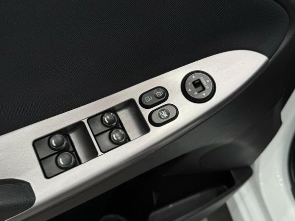 Hyundai Solaris I Рестайлинг с пробегом 2014 года, цена 999 000 рублей, 157606 км, седан, Автокод Объявления