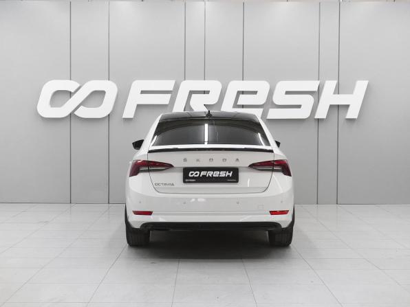 Skoda Octavia IV (A8) с пробегом 2021 года, цена 2 000 000 рублей, 77612 км, лифтбек, Автокод Объявления