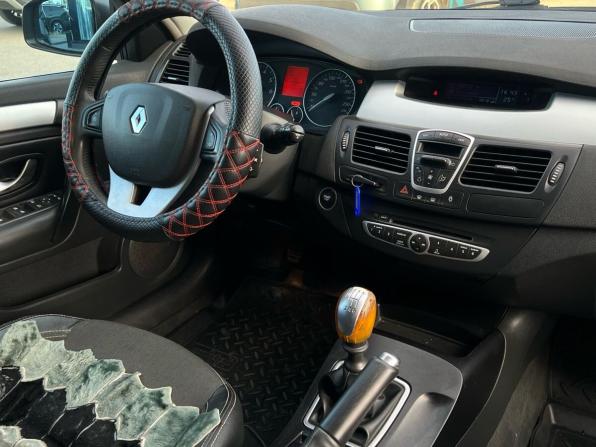 Renault Laguna III с пробегом 2008 года, цена 672 000 рублей, 205418 км, лифтбек, Автокод Объявления