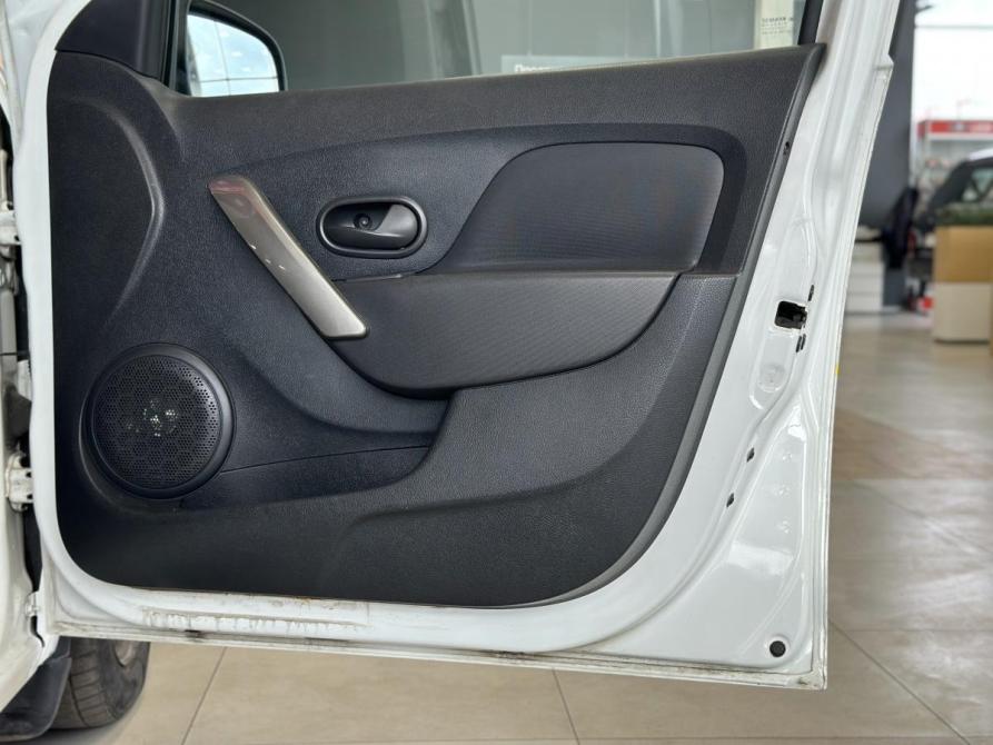 Renault Logan II Рестайлинг Москва  - изображение 16
