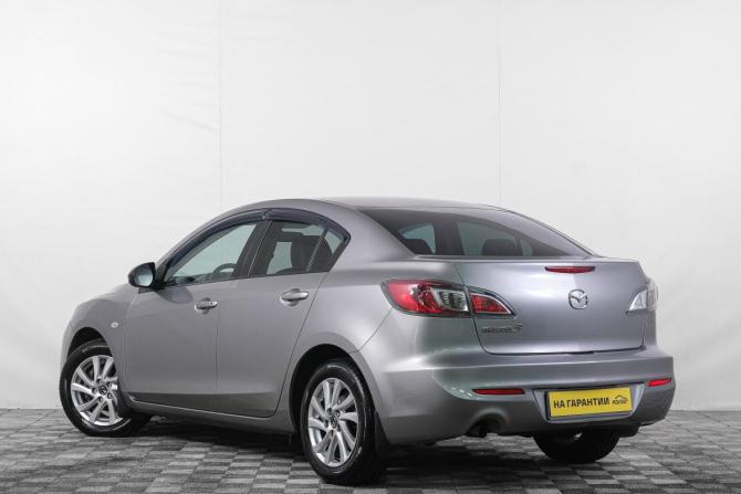 Mazda 3 II (BL) Рестайлинг с пробегом 2013 года, цена 959 000 рублей, 215000 км, седан, Автокод Объявления