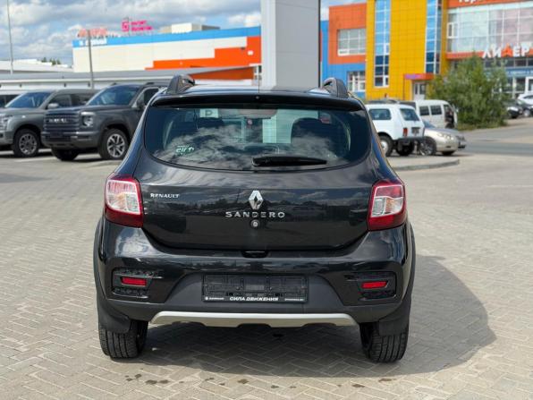 Renault Sandero II с пробегом 2017 года, цена 950 000 рублей, 120064 км, хэтчбек, Автокод Объявления