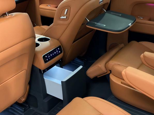 Li Auto (Lixiang) L9 I Рестайлинг с пробегом 2024 года, цена 7 490 000 рублей, 51664 км, внедорожник, Автокод Объявления