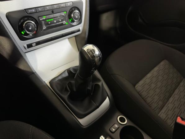 Skoda Octavia II (A5) Рестайлинг с пробегом 2011 года, цена 529 900 рублей, 233264 км, лифтбек, Автокод Объявления