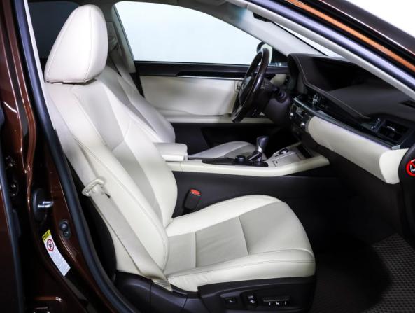 Lexus ES VI Рестайлинг с пробегом 2016 года, цена 2 024 000 рублей, 250488 км, седан, Автокод Объявления