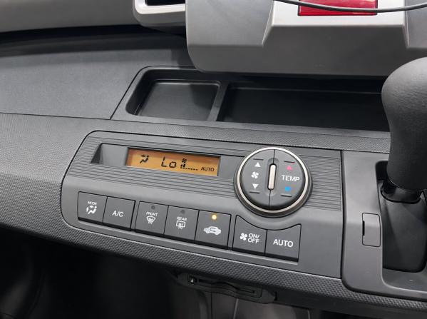 Honda Freed I Рестайлинг с пробегом 2012 года, цена 1 050 000 рублей, 194000 км, компактвэн, Автокод Объявления