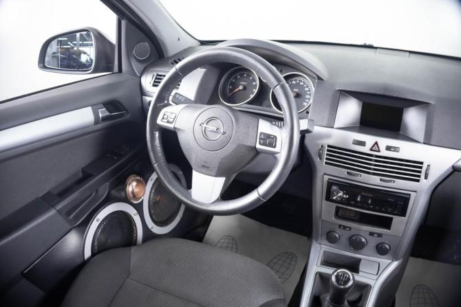 Opel Astra H Рестайлинг с пробегом 2012 года, цена 699 000 рублей, 148800 км, хэтчбек, Автокод Объявления