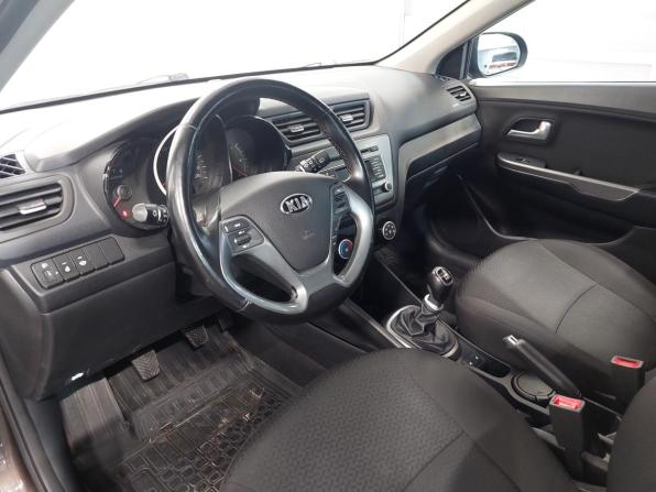 Kia Rio III Рестайлинг с пробегом 2017 года, цена 1 090 000 рублей, 96000 км, хэтчбек, Автокод Объявления