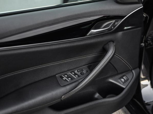 BMW 5 серии VII (G30/G31/G38) с пробегом 2017 года, цена 3 189 000 рублей, 103000 км, седан, Автокод Объявления