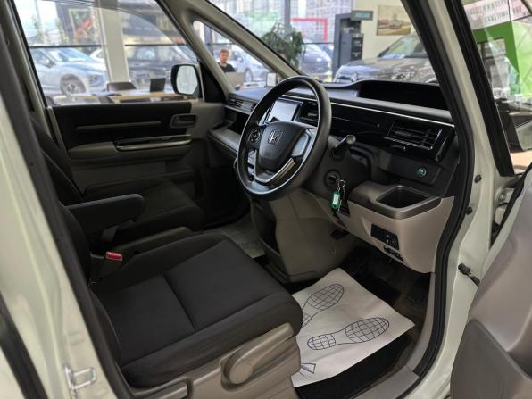 Honda Stepwgn V с пробегом 2017 года, цена 1 790 000 рублей, 85031 км, минивэн, Автокод Объявления