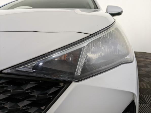 Hyundai Solaris II Рестайлинг с пробегом 2022 года, цена 1 565 000 рублей, 46970 км, седан, Автокод Объявления
