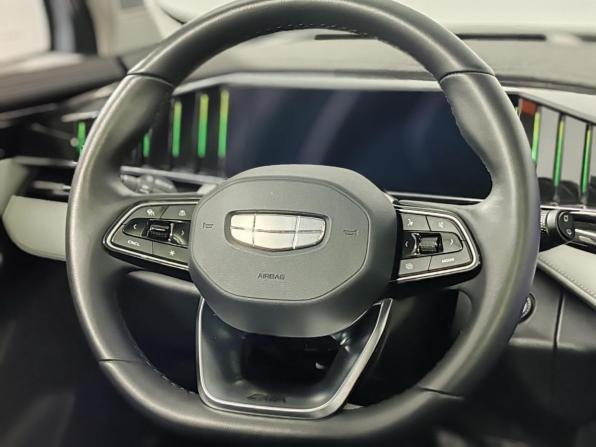 Geely Atlas II с пробегом 2024 года, цена 2 899 000 рублей, 13667 км, внедорожник, Автокод Объявления