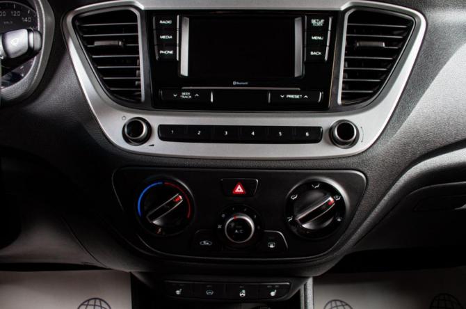 Hyundai Solaris II с пробегом 2017 года, цена 1 239 000 рублей, 173300 км, седан, Автокод Объявления