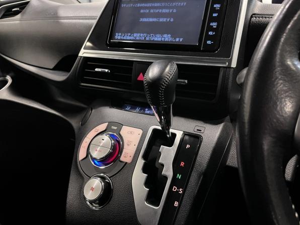 Toyota Sienta II Рестайлинг с пробегом 2020 года, цена 1 859 000 рублей, 66650 км, компактвэн, Автокод Объявления