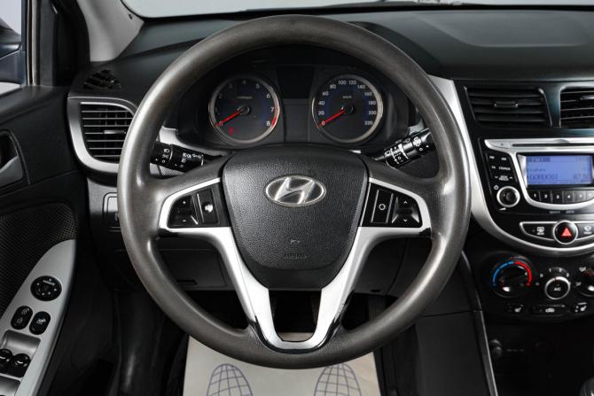 Hyundai Solaris I с пробегом 2014 года, цена 649 000 рублей, 304000 км, хэтчбек, Автокод Объявления