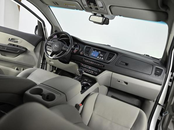 Kia Carnival III с пробегом 2018 года, цена 2 349 000 рублей, 109000 км, минивэн, Автокод Объявления