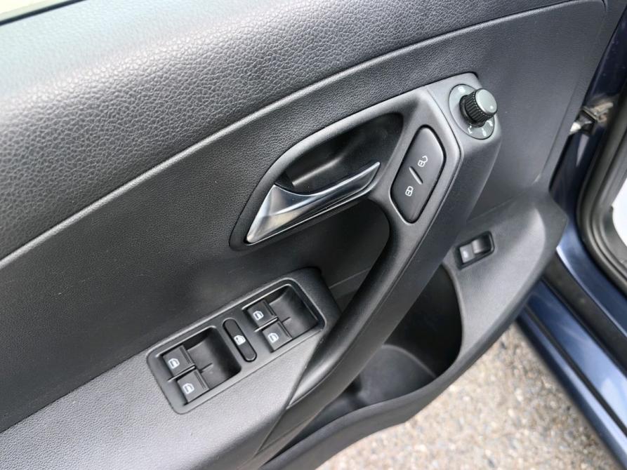 Volkswagen Polo V Рестайлинг Нижнекамск  - изображение 11
