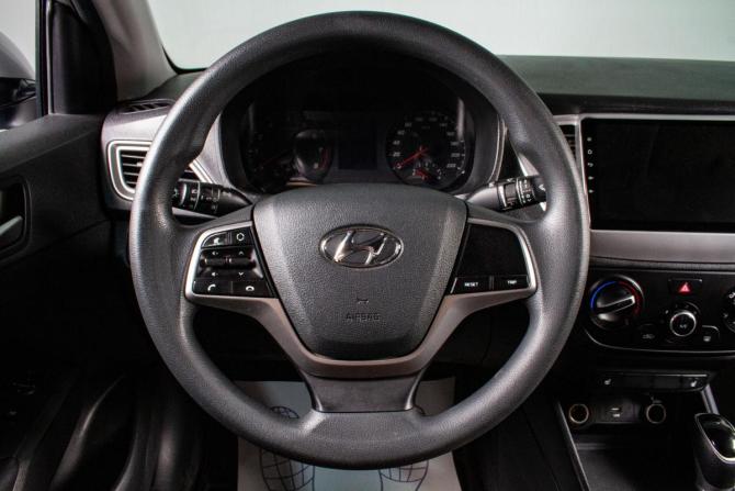 Hyundai Solaris II Рестайлинг с пробегом 2021 года, цена 1 589 000 рублей, 135000 км, седан, Автокод Объявления