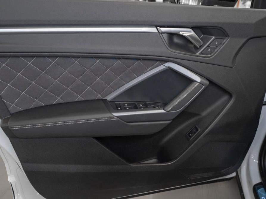 Audi Q3 II (F3) Москва  - изображение 15