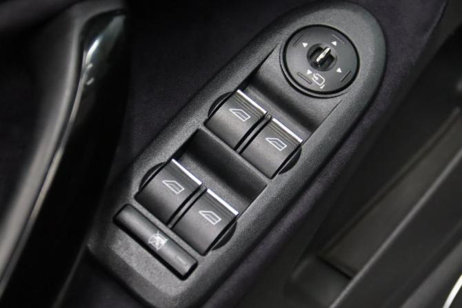 Ford Kuga I с пробегом 2012 года, цена 1 045 450 рублей, 272033 км, внедорожник, Автокод Объявления