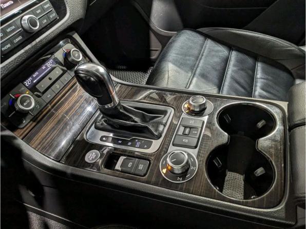 Volkswagen Touareg II Рестайлинг с пробегом 2016 года, цена 2 595 000 рублей, 248985 км, внедорожник, Автокод Объявления