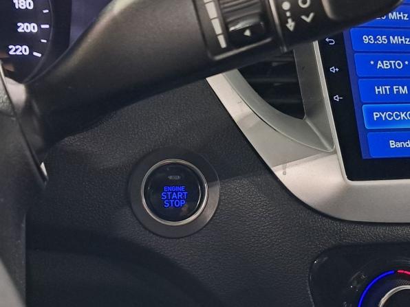 Hyundai Solaris II с пробегом 2017 года, цена 1 149 000 рублей, 178547 км, седан, Автокод Объявления