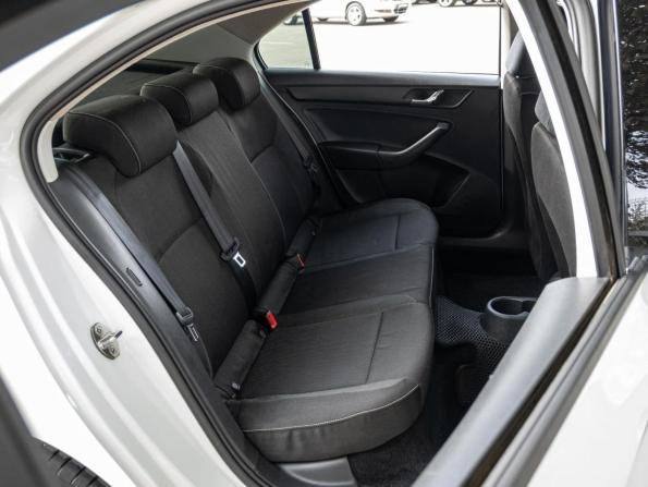 Skoda Rapid I с пробегом 2014 года, цена 990 000 рублей, 126733 км, лифтбек, Автокод Объявления