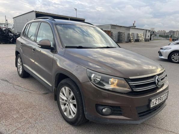 Volkswagen Tiguan I Рестайлинг с пробегом 2014 года, цена 925 000 рублей, 180831 км, внедорожник, Автокод Объявления