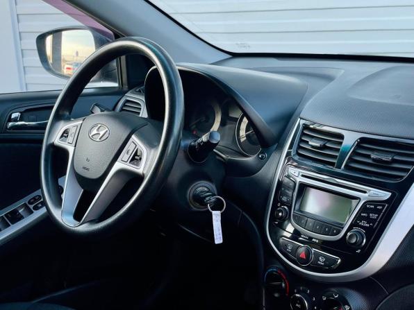 Hyundai Solaris I с пробегом 2011 года, цена 645 000 рублей, 142000 км, седан, Автокод Объявления