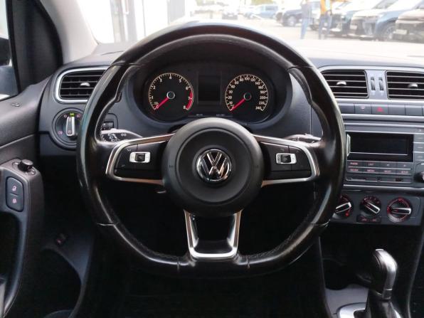 Volkswagen Polo V Рестайлинг с пробегом 2019 года, цена 1 220 000 рублей, 127402 км, седан, Автокод Объявления