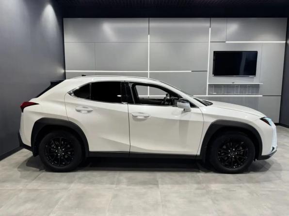 Lexus UX I с пробегом 2021 года, цена 3 379 000 рублей, 32000 км, внедорожник, Автокод Объявления