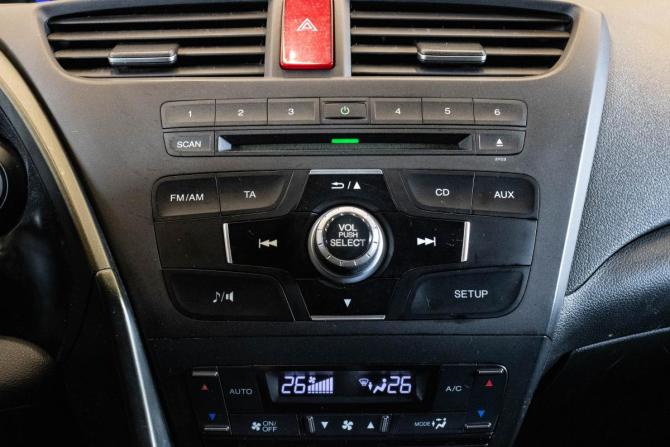 Honda Civic IX с пробегом 2013 года, цена 1 099 000 рублей, 208037 км, хэтчбек, Автокод Объявления