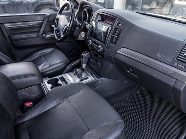 Mitsubishi Pajero IV Рестайлинг 1 с пробегом 2013 года, цена 2 281 872 рубля, 160168 км, внедорожник, Автокод Объявления