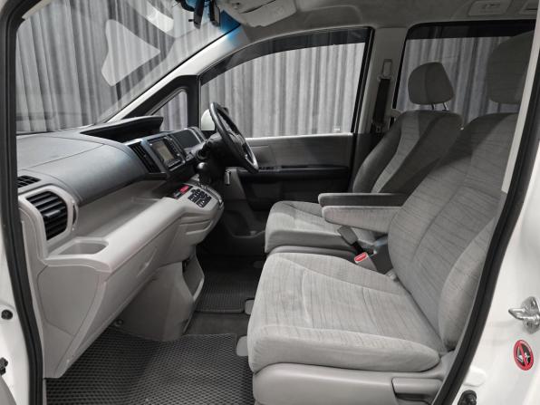 Honda Stepwgn IV с пробегом 2010 года, цена 1 099 000 рублей, 440000 км, минивэн, Автокод Объявления