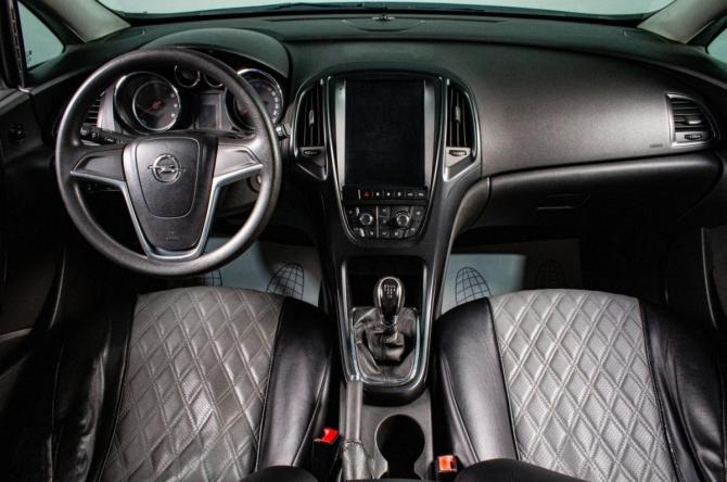 Opel Astra J с пробегом 2010 года, цена 599 000 рублей, 136000 км, хэтчбек, Автокод Объявления